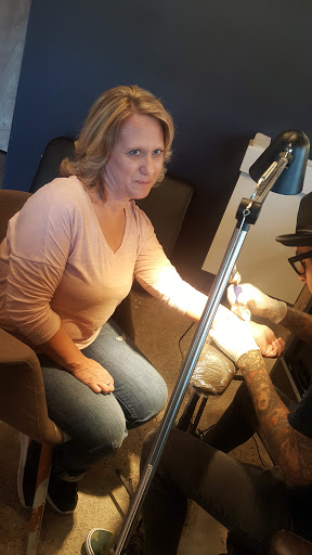 Tattoo Shop «Mothers Tattoo & Body Piercing», reviews and photos, 3625 Dixie Hwy, Elsmere, KY 41018, USA