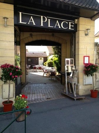 La Place à Lamorlaye