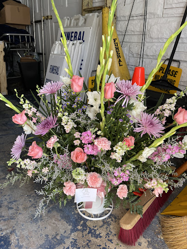 Florist «Dillon-Chapin Inc», reviews and photos, 161 White St, Hartford, CT 06114, USA