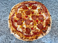 Pepperoni du Pizzas à emporter Tasty Pizz' à Sarras - n°3