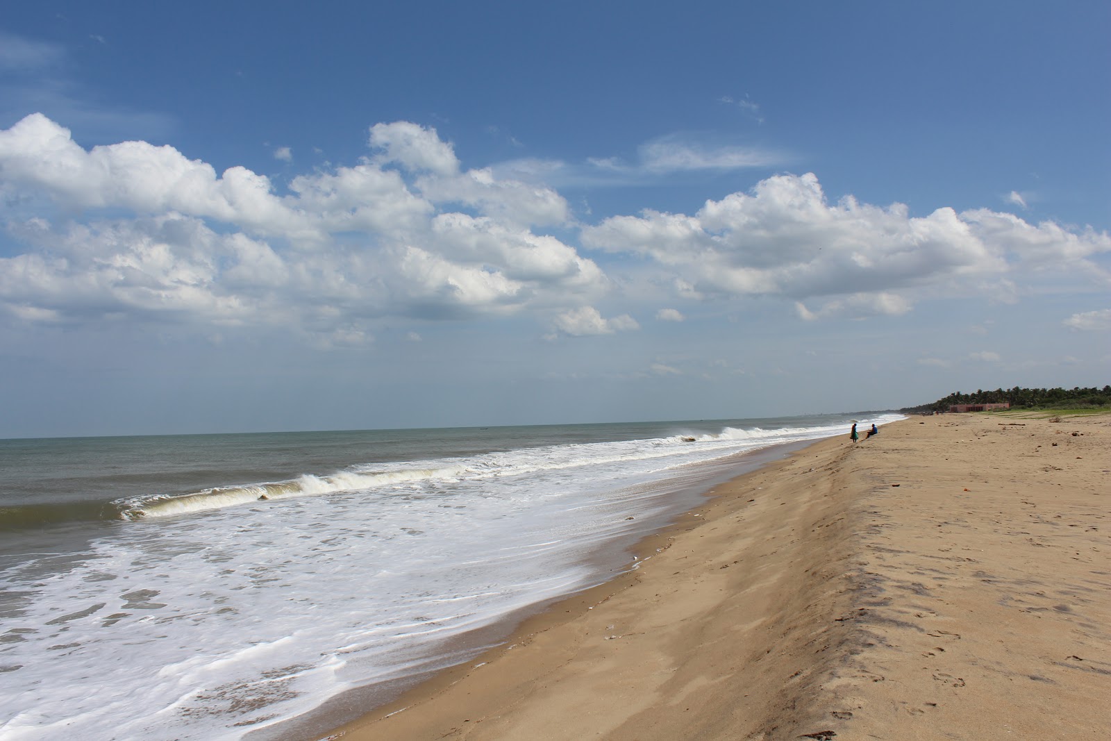 Fotografie cu Pondicherry University Beach cu o suprafață de apa pură turcoaz