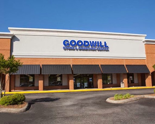 Goodwill of North Georgia, 8560 Holcomb Bridge Rd, Alpharetta, GA 30022, Donations Center