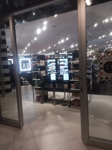 Cosmetics Store «Sephora», reviews and photos, 200 West Market, Bloomington, MN 55425, USA