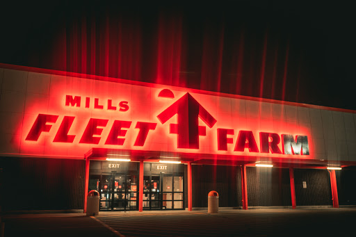 Department Store «Mills Fleet Farm», reviews and photos, 8400 Lakeland Ave N, Brooklyn Park, MN 55445, USA