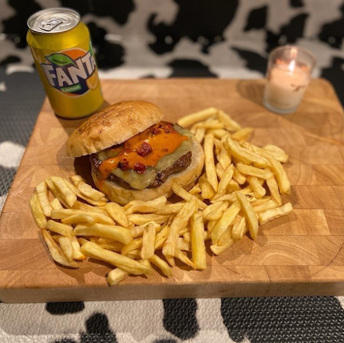 Reviews of Cheeks Burger Van in Bristol - Caterer