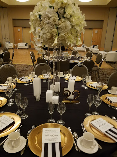 Shopping Mall «Vallco Shopping Mall», reviews and photos, 10123 N Wolfe Rd, Cupertino, CA 95014, USA