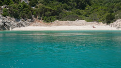 Foto von Tsoutsouli beach mit kleine bucht