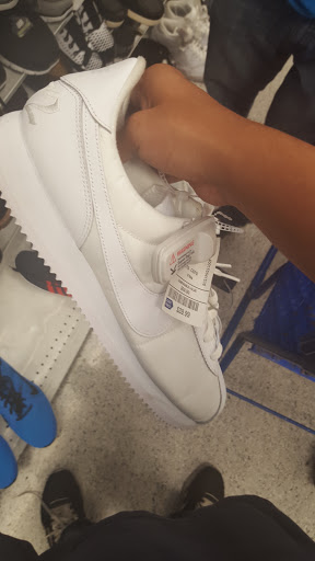 Clothing Store «Ross Dress for Less», reviews and photos, 212 Towne Center Dr, Compton, CA 90220, USA