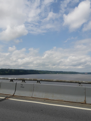 Hamburger Restaurant «Lake Zoar Drive In», reviews and photos, 14 Roosevelt Dr, Stevenson, CT 06491, USA