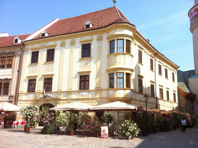 Corvinus Pizzéria, Étterem, és Vinotéka - Sopron