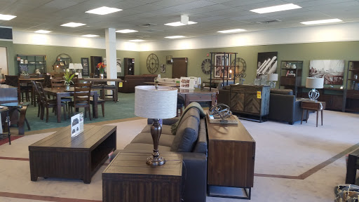 Furniture Store «Raymour & Flanigan Furniture and Mattress Store», reviews and photos, 490 New Park Ave, West Hartford, CT 06110, USA