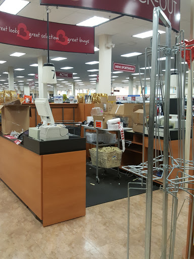 Clothing Store «Burlington Coat Factory», reviews and photos, 18000 Vernier Rd, Harper Woods, MI 48225, USA