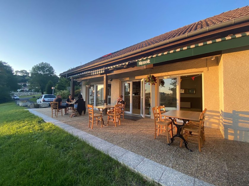 Bar/Restaurant du lac des Genevrières à Crandelles