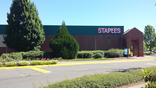 Office Supply Store «Staples», reviews and photos, 8795 SW Tualatin-Sherwood Rd, Tualatin, OR 97062, USA