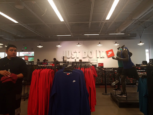 Clothing Store «Nike Factory Store», reviews and photos, 4976 Premium Outlets Way #800, Chandler, AZ 85226, USA