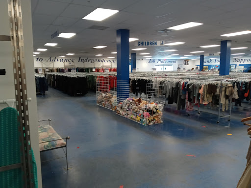 Thrift Store «Goodwill Boynton Beach Store & Donation Center», reviews and photos