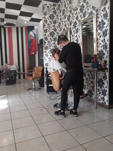 Perruqueria Sensacion en La Jonquera, Girona