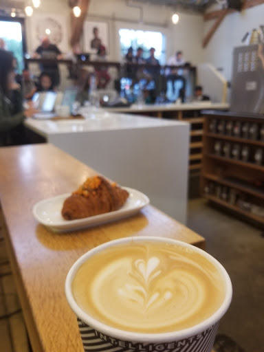 Shopping Mall «Abbot Kinney BLVD Shopping», reviews and photos, Navarre Ct, Venice, CA 90291, USA