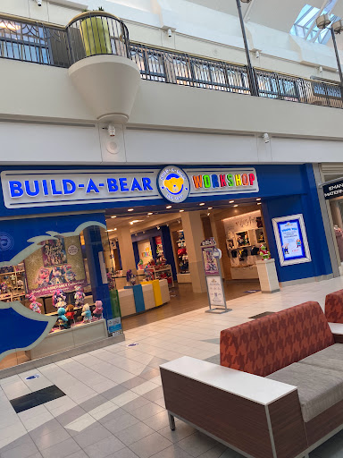 Shopping Mall «North Point Mall», reviews and photos, 1000 North Point Cir, Alpharetta, GA 30022, USA