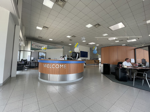 Honda Dealer «Honda BMW of Champaign», reviews and photos, 100 Burwash Ave, Savoy, IL 61874, USA