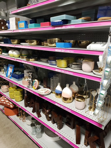 Home Goods Store «At Home», reviews and photos, 1072 W Mercury Blvd, Hampton, VA 23666, USA