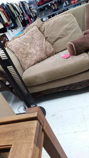 Thrift Store «Goodwill Retail Store of St. Peters – Mid Rivers», reviews and photos, 620 Mid Rivers Mall Dr, St Peters, MO 63376, USA