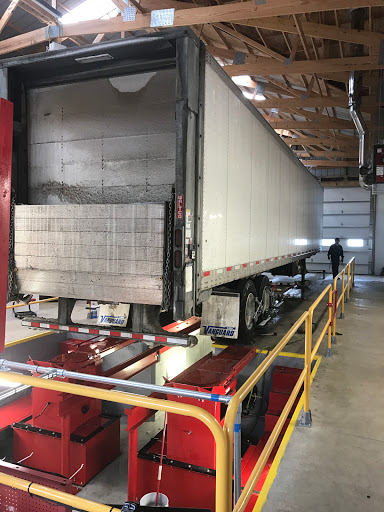 Tire Shop «Exit 11 Truck Tire Service», reviews and photos, 5219 Brecksville Rd, Richfield, OH 44286, USA