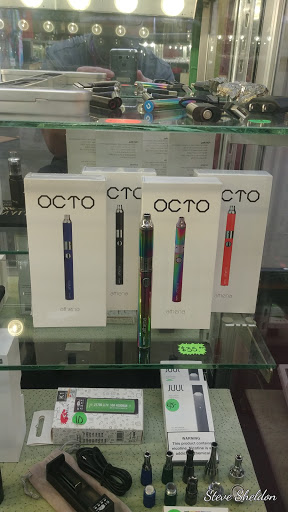 Tobacco Shop «Paraphernalia Boutique - Smoke Shop / Head Shop», reviews and photos, 4234 W Dunlap Ave, Phoenix, AZ 85051, USA