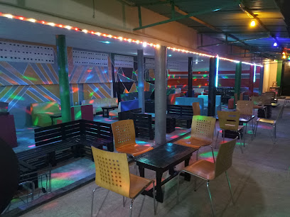 Le Cyclone bar restaurant de Porto-Novo - Le cyclone bar restaurant, Carré 51, Ayimlonfidé, Benin