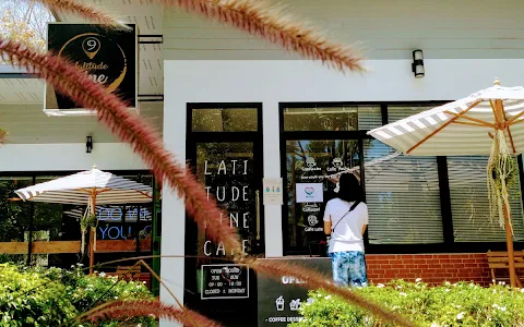 Latitude 9 cafe image