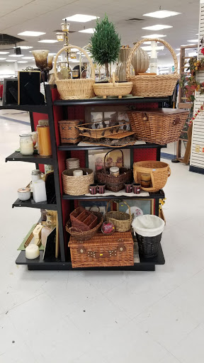 Thrift Store «The Salvation Army Family Store & Donation Center», reviews and photos, 45250 Northpointe Blvd, Utica, MI 48315, USA