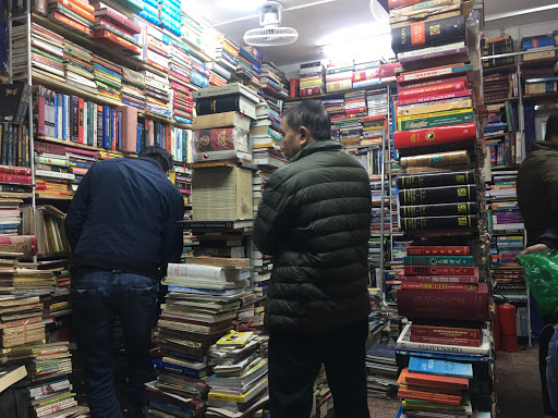 Cửa hàng thu mua sách cũ Hà Nội