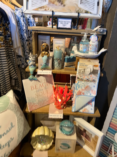 American Restaurant «Cracker Barrel Old Country Store», reviews and photos, 7925 Conference Center Dr, Brighton, MI 48114, USA