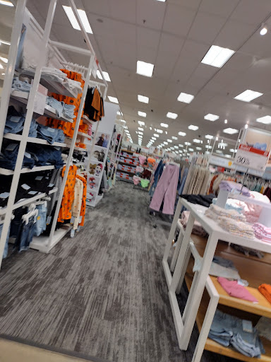 Department Store «Target», reviews and photos, 999 Corporate Dr, Westbury, NY 11590, USA