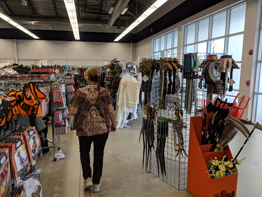 Thrift Store «Goodwill Central Texas - Lakeway», reviews and photos, 1901 RR 620 South, Lakeway, TX 78734, USA
