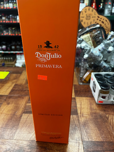 Liquor Store «Rialto Liquors», reviews and photos, 24 Mountain Mall Plaza, Monticello, NY 12701, USA