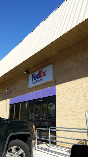 Shipping and Mailing Service «FedEx Ship Center», reviews and photos, 7066 Golden Ring Rd, Baltimore, MD 21237, USA