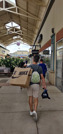 Shopping Mall «Cincinnati Premium Outlets», reviews and photos, 400 Premium Outlets Dr, Monroe, OH 45050, USA