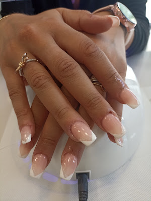 L'ongle Rit à Houilles