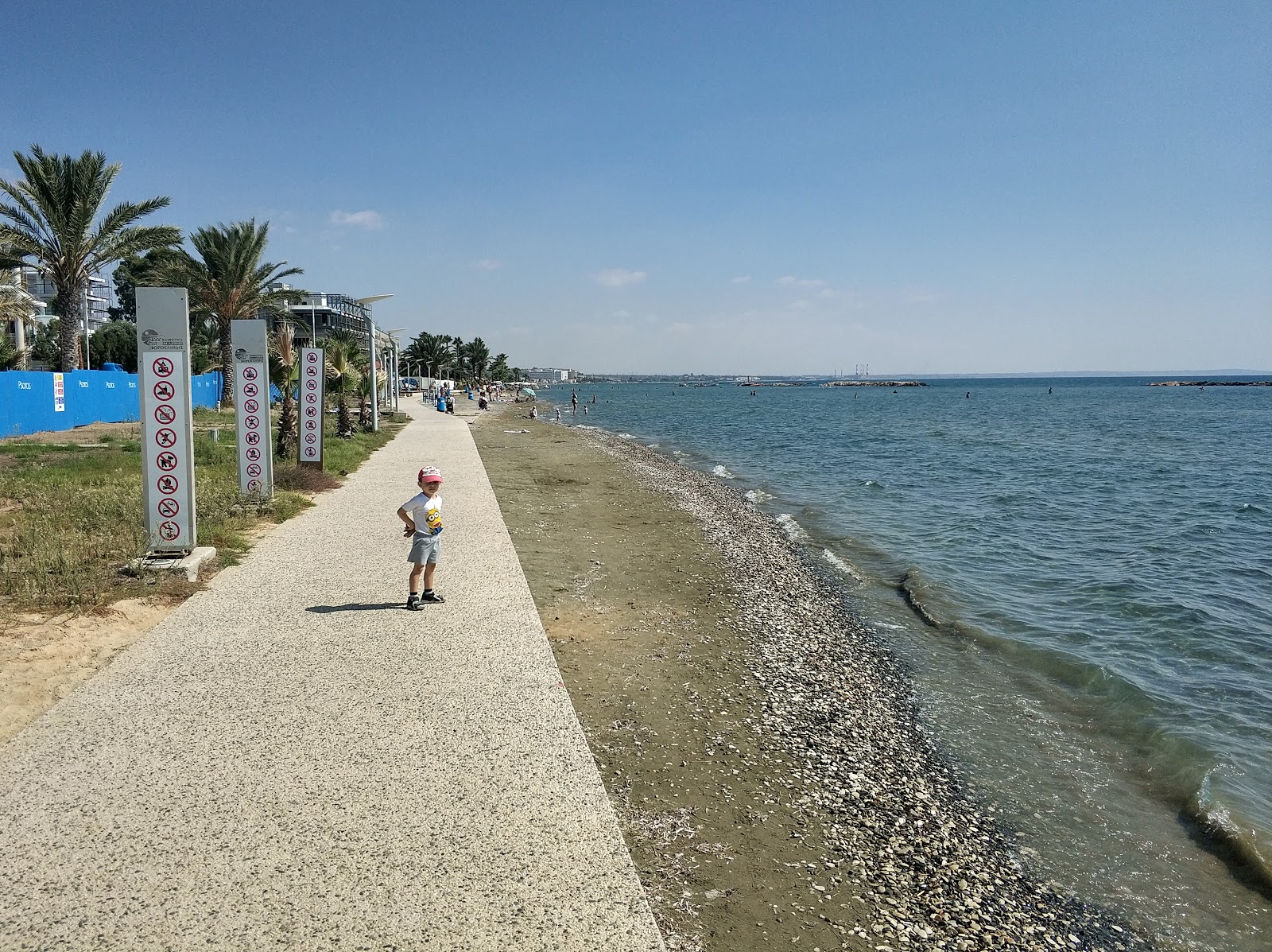 Foto von Oroklini Beach mit sehr sauber Sauberkeitsgrad