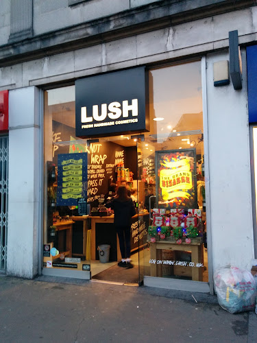 Comments and reviews of LUSH Wimbledon