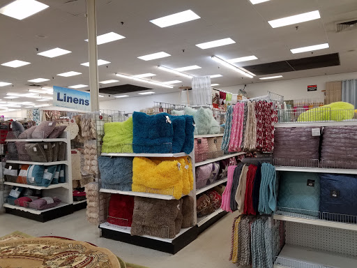 Shopping Mall «Golden Acres Shopping Center», reviews and photos, Oak Tree, South Plainfield, NJ 07080, USA