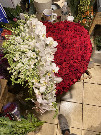 Florist «Roma Florist. free deliver purchase online. Www.romaflorist.com», reviews and photos, 11 Davis St, Oakville, CT 06779, USA