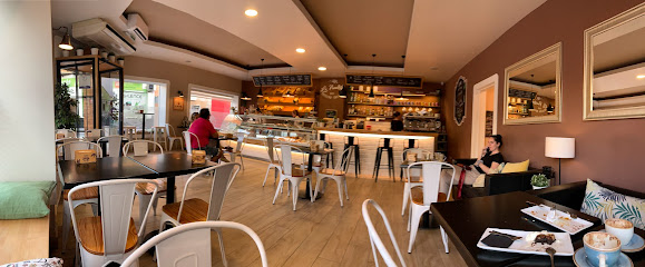 La Panatteria Café - Calle San Pascual, C. Apolo, 158, bajo Esquina, 03182 Torrevieja, Alicante, Spain