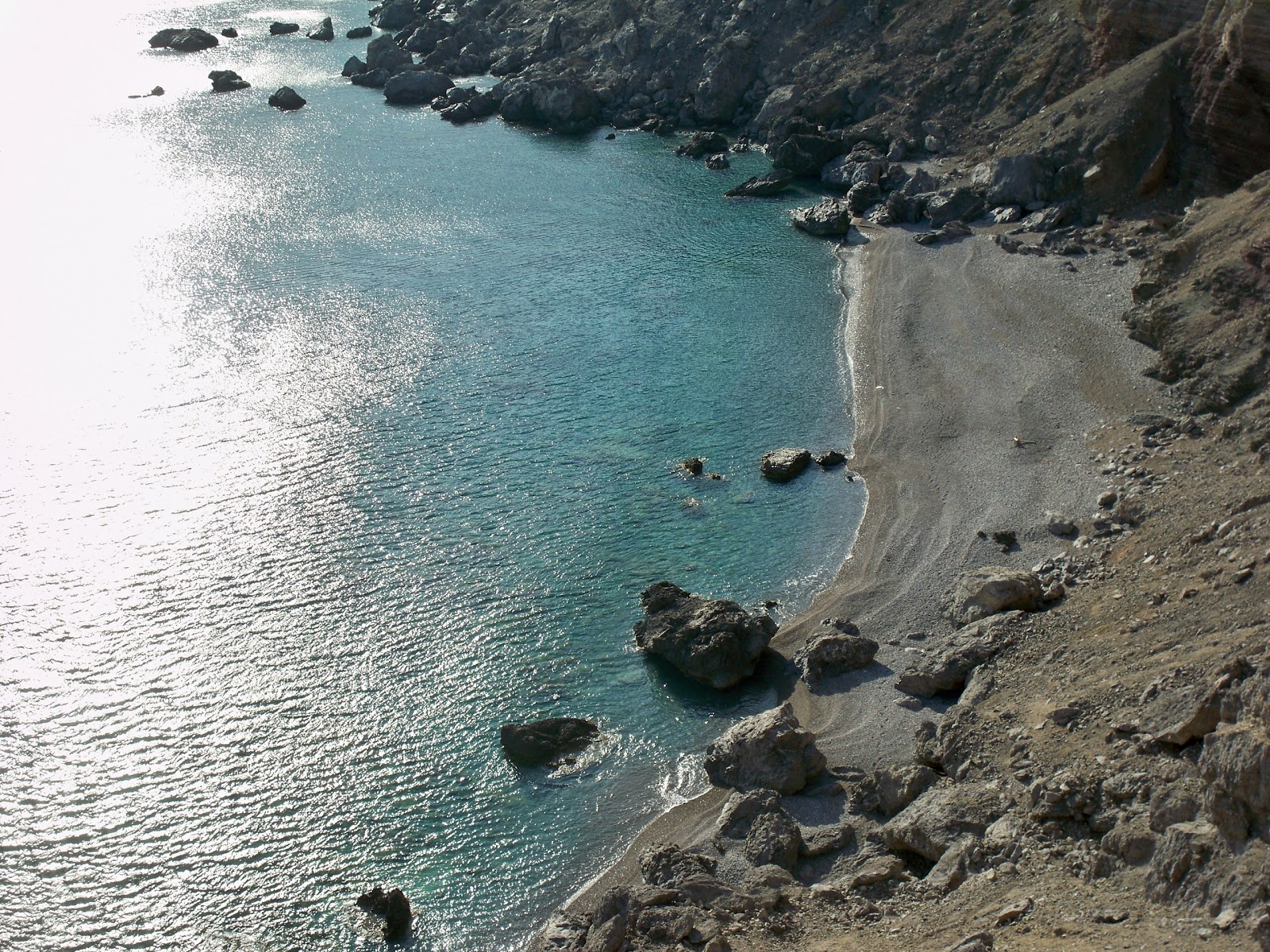 Foto von Kalami beach mit graue kiesel Oberfläche