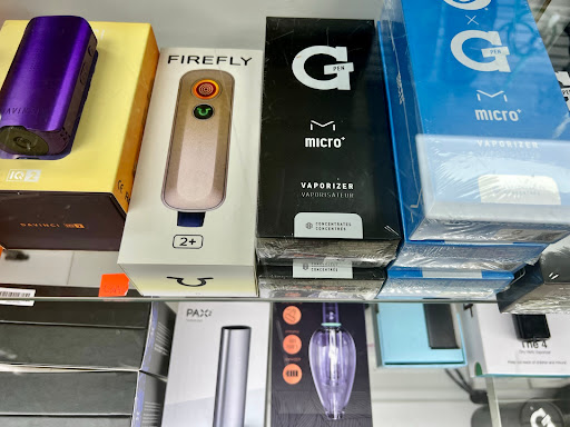 Tobacco Shop «Smoke Tokz Head Shop KC», reviews and photos, 1263 W 103rd St, Kansas City, MO 64114, USA