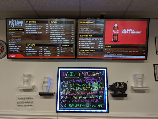 Caterer «Mobile Pig-Nic Catering», reviews and photos, 900 Commonwealth Pl, Virginia Beach, VA 23464, USA