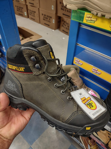 Sporting Goods Store «Big 5 Sporting Goods», reviews and photos, 900 W El Monte Way, Dinuba, CA 93618, USA