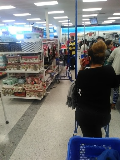 Clothing Store «Ross Dress for Less», reviews and photos, 4404 Dallas Fort Worth Turnpike, Dallas, TX 75211, USA