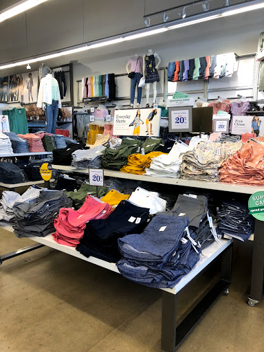 Clothing Store «Old Navy», reviews and photos, 2100 S University Dr, Davie, FL 33324, USA